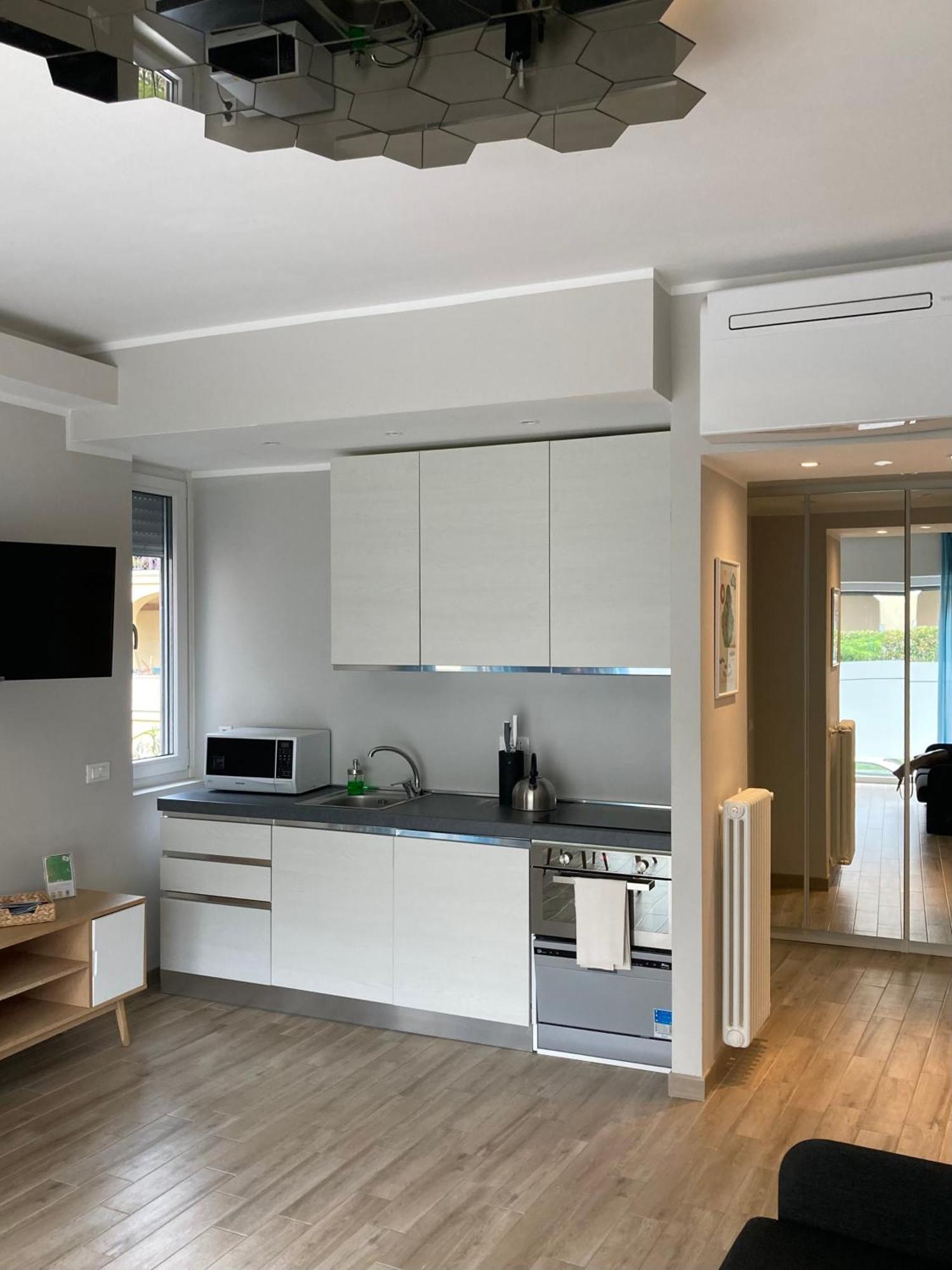 Lovingstresa Studio In The Heart Of The Town Exterior foto
