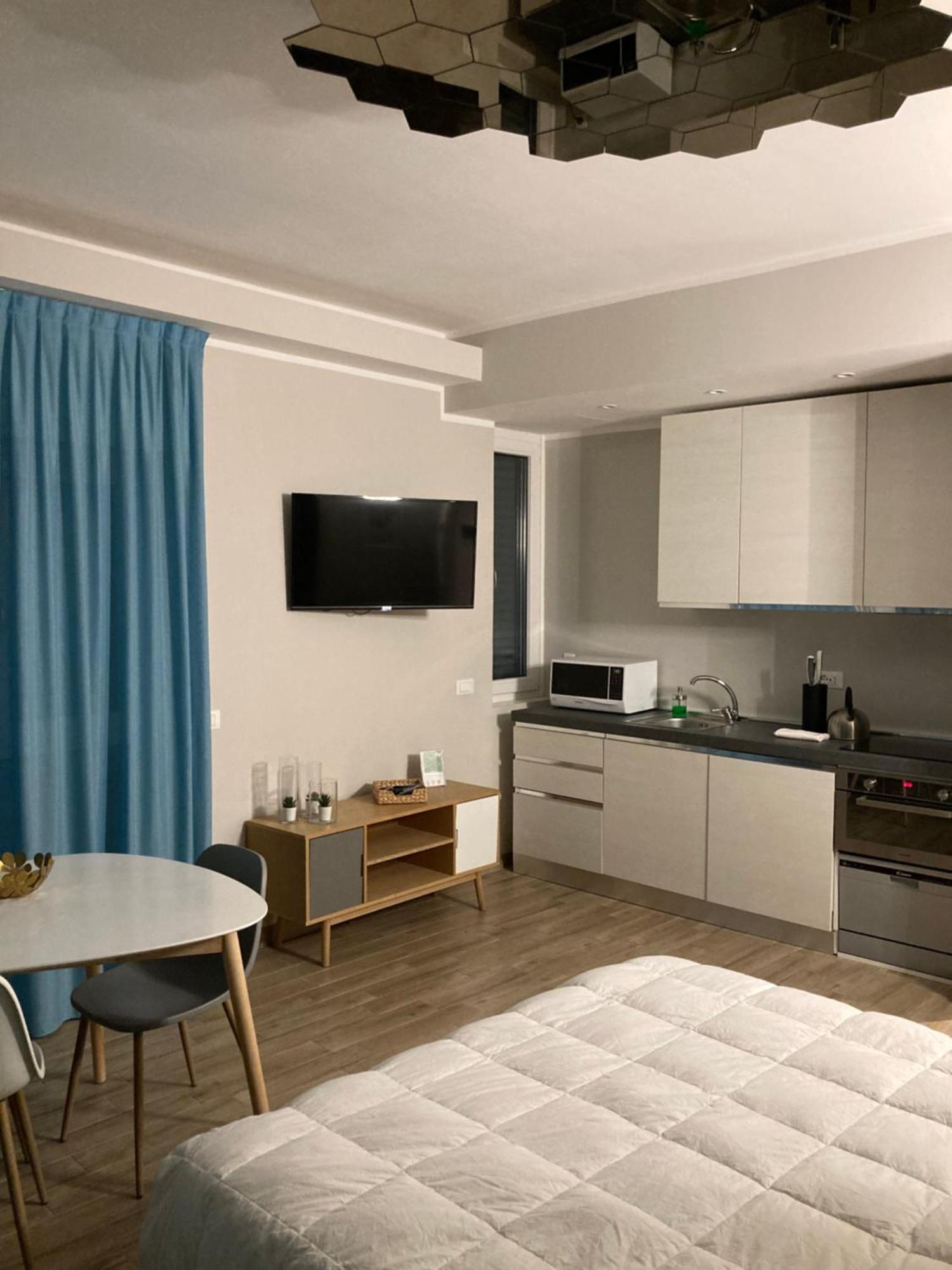 Lovingstresa Studio In The Heart Of The Town Exterior foto